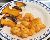 Foto del paso 4 de la receta: Langostinos y setas Eryngii al ajillo