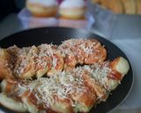 Foto langkah ke 9 dari resep Donat empuk,ekonomis. killer soft bread 1x proofing.