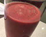 A picture of step 4 of Banana Berry "green" Smoothie.