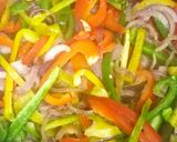 Foto del paso 2 de la receta: Puntalettes con Presa Ibérica y Pimientos a la mantequilla en Salsa de Yakiniku y Lima
