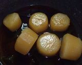 A picture of step 3 of Simmered Daikon Radish and Pork Belly.