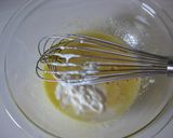 A picture of step 7 of Banana & Kiwi Muffins with Yogurt.