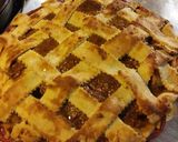 A picture of step 10 of Sunshine caramel apple pie.