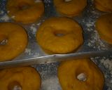 Foto langkah ke 5 dari resep Donat Ubi Kuning.
