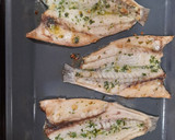 Foto del paso 1 de la receta: Lubina al horno con ajo y perejil