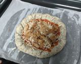 Foto del paso 8 de la receta: Pizza con bordes de queso y masa de semillas