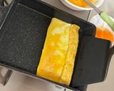A picture of step 3 of Japanese Tamagoyaki (Egg yolk special).