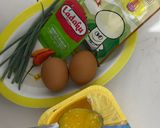 Foto langkah ke 1 dari resep Telur Dadar Daun Bawang.