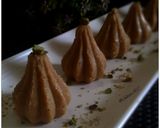 A picture of step 9 of Nolen Gur er jolbhara sandesh (date palm jaggery sandesh).