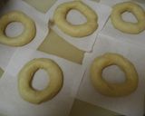 A picture of step 4 of Donuts.