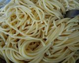 Foto langkah ke 1 dari resep Garlic Butter Spaghetti.