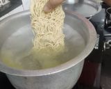 हक्का नूडल्स (hakka noodles recipe in marathi) रेसिपी स्टेप 3 फोटो 