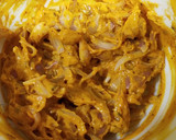A picture of step 2 of Kanda Bhajiya.