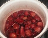 صورة لخطوة 1 من وصفة مربي الفراولة 😋♥️