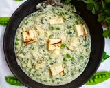 A picture of step 5 of Methi Matar Paneer.