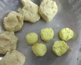 A picture of step 4 of Potato Paneer Kofta In Spinach Palak Gravy.