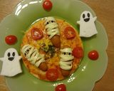 A picture of step 6 of Mummy Sausages for Halloween Bento.