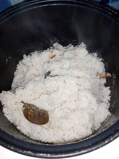 Langkah-langkah untuk membuat Cara membuat Nasi Uduk Praktis Rice Cooker