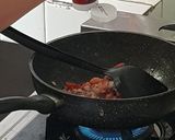 รูปขั้นตอนการทำที่ 3 ของ ไข่นุ่มผัดมะเขือเทศหมูสับ