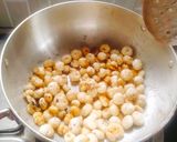 A picture of step 3 of Masala makhana 😋 Dry Roast Makhana.