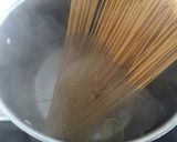 Foto del paso 1 de la receta Espaguetis integrales con guindilla y parmesano