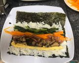 A picture of step 4 of Colourful rice rolls.