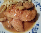 Foto del paso 4 de la receta: Pechugas en salsa de champiñones y manzana!!