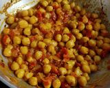 A picture of step 5 of Dry chana massala.