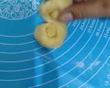 Foto langkah ke 4 dari resep Roti Canai Keju.
