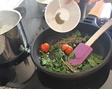 Foto del paso 8 de la receta Tortellinis en salsa con tomate y espinacas