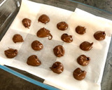 Foto del paso 2 de la receta: Cookies rellenas de chocolate