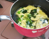 A picture of step 4 of Nutritious Spinach and Nori Seawed Soup.