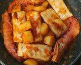Foto del paso 6 de la receta: Guiso de merluza con gambas (fácil) 🦐🐟