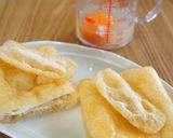 A picture of step 2 of Korean-Style Simmered Egg Pouch.