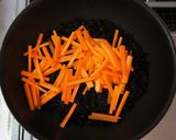 A picture of step 3 of Our Family's Simmered Hijiki with a Twist.
