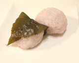 A picture of step 6 of Easy Sakura Mochi (Cherry Blossom Rice Cake) from Cooked Rice.