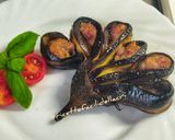 Foto del passaggio 5 della ricetta Fiori di melanzane e salsiccia