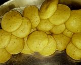 A picture of step 2 of Ajwain coriander and curry patta Chutney Paratha.