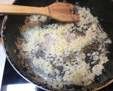 Foto del paso 1 de la receta: Espaguetis al nero di sepia con Atún, Gambones y Verduras