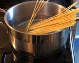 Foto del paso 5 de la receta: Mis fideos con salsa a la carbonara de salmón ahumado y gin