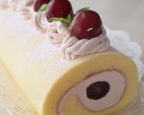 A picture of step 32 of Kyohou Grape Swiss Roll.