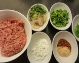 รูปขั้นตอนการทำที่ 1 ของ ลาบหมูทอด