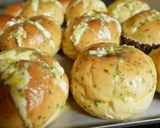 Foto langkah ke 8 dari resep Korean Garlic Creamcheese Bread.