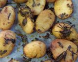 A picture of step 4 of Herbed baked potatoes 🌱.
