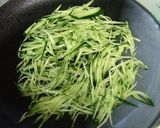 A picture of step 5 of Summery Taiwanese Salad with Pork Belly.