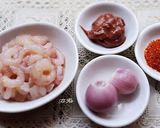 Hình bước làm 1 của món TÔM kho đánh