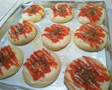 Foto langkah ke 4 dari resep Pizza mini.