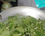 Foto langkah ke 3 dari resep Cah kangkung saus tiram kombinasi dengan telur puyuh.