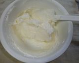 A picture of step 7 of White Roll Cake with White Chocolate.
