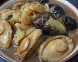 A picture of step 6 of Chinese abalone sea cucumber mushroom stew 鮑魚花膠海參江瑤柱煲.